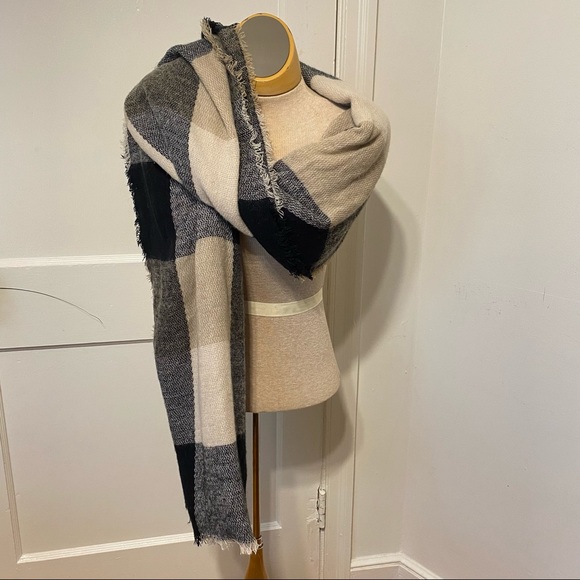 Large Neutral Colored Checked Plaid Blanket Scarf Shawl or Wrap - Picture 3 of 9